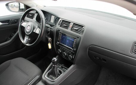 Volkswagen Jetta VI, 2013 год, 860 000 рублей, 6 фотография