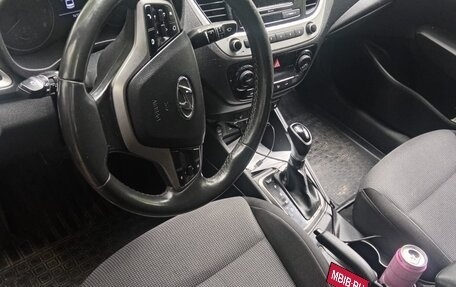 Hyundai Solaris II рестайлинг, 2018 год, 1 100 000 рублей, 5 фотография