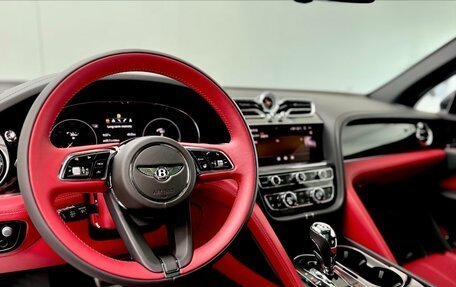 Bentley Bentayga I, 2025 год, 29 980 000 рублей, 10 фотография