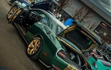Dodge Challenger III рестайлинг 2, 2018 год, 4 800 000 рублей, 3 фотография