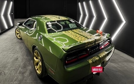 Dodge Challenger III рестайлинг 2, 2018 год, 4 800 000 рублей, 2 фотография