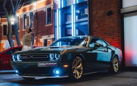 Dodge Challenger III рестайлинг 2, 2018 год, 4 800 000 рублей, 12 фотография