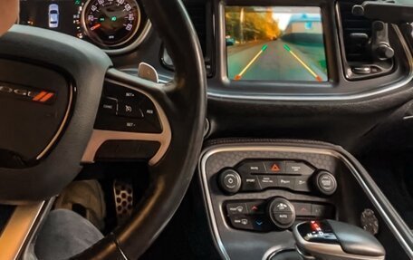 Dodge Challenger III рестайлинг 2, 2018 год, 4 800 000 рублей, 30 фотография