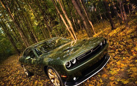 Dodge Challenger III рестайлинг 2, 2018 год, 4 800 000 рублей, 20 фотография