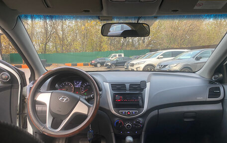 Hyundai Solaris II рестайлинг, 2011 год, 730 000 рублей, 7 фотография