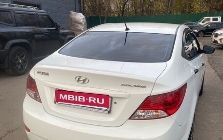 Hyundai Solaris II рестайлинг, 2011 год, 730 000 рублей, 4 фотография