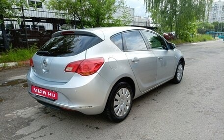 Opel Astra J, 2013 год, 690 000 рублей, 4 фотография