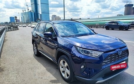 Toyota RAV4, 2020 год, 3 699 000 рублей, 3 фотография
