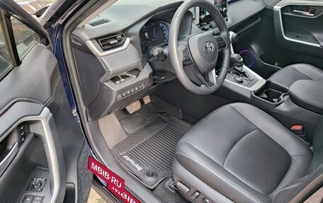 Toyota RAV4, 2020 год, 3 699 000 рублей, 10 фотография