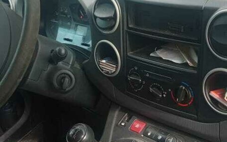 Peugeot Partner II рестайлинг 2, 2013 год, 600 000 рублей, 6 фотография