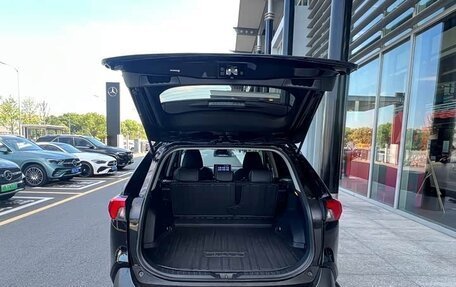 Toyota RAV4, 2022 год, 2 200 000 рублей, 5 фотография