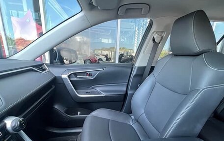 Toyota RAV4, 2022 год, 2 200 000 рублей, 14 фотография