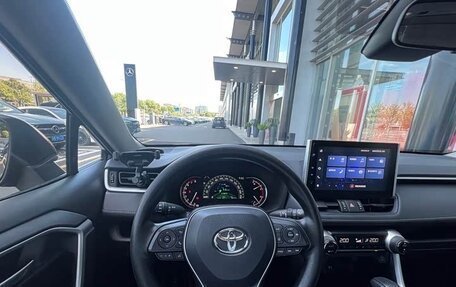 Toyota RAV4, 2022 год, 2 200 000 рублей, 8 фотография