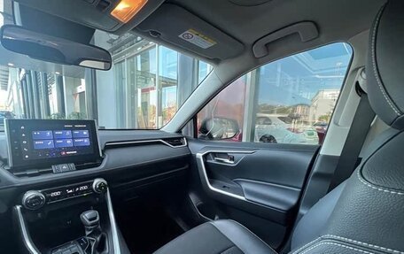 Toyota RAV4, 2022 год, 2 200 000 рублей, 13 фотография