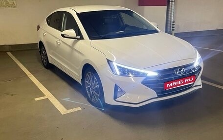 Hyundai Elantra VI рестайлинг, 2020 год, 2 000 000 рублей, 2 фотография