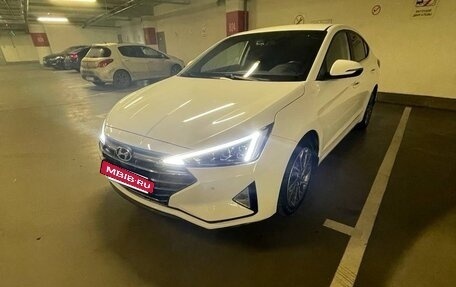Hyundai Elantra VI рестайлинг, 2020 год, 2 000 000 рублей, 6 фотография