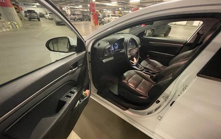 Hyundai Elantra VI рестайлинг, 2020 год, 2 000 000 рублей, 11 фотография