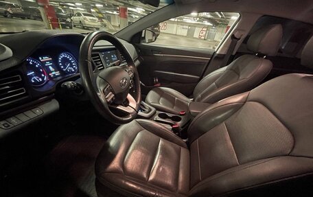 Hyundai Elantra VI рестайлинг, 2020 год, 2 000 000 рублей, 12 фотография