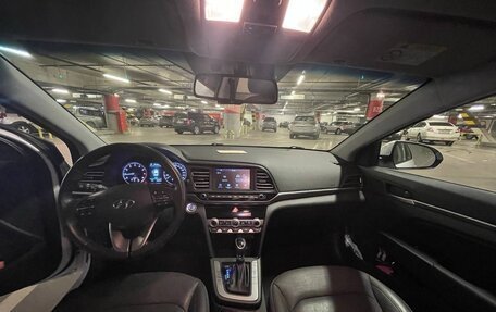 Hyundai Elantra VI рестайлинг, 2020 год, 2 000 000 рублей, 13 фотография