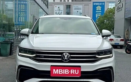Volkswagen Tiguan II, 2022 год, 2 380 013 рублей, 2 фотография
