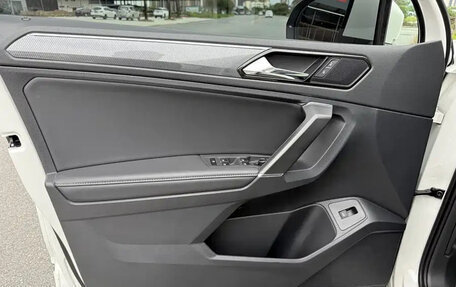 Volkswagen Tiguan II, 2021 год, 1 870 013 рублей, 10 фотография