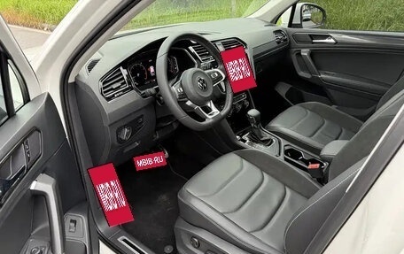 Volkswagen Tiguan II, 2021 год, 1 870 013 рублей, 12 фотография