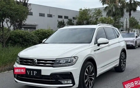 Volkswagen Tiguan II, 2021 год, 1 870 013 рублей, 4 фотография