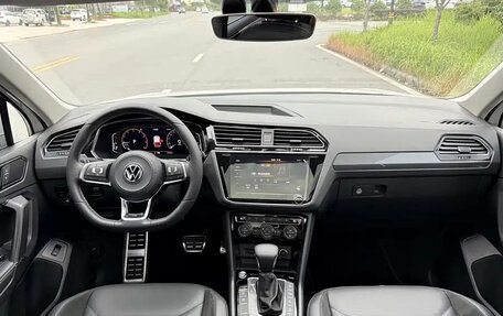 Volkswagen Tiguan II, 2021 год, 1 870 013 рублей, 16 фотография