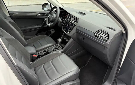 Volkswagen Tiguan II, 2021 год, 1 870 013 рублей, 21 фотография