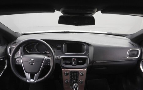 Volvo V40 Cross Country I, 2016 год, 1 823 000 рублей, 13 фотография