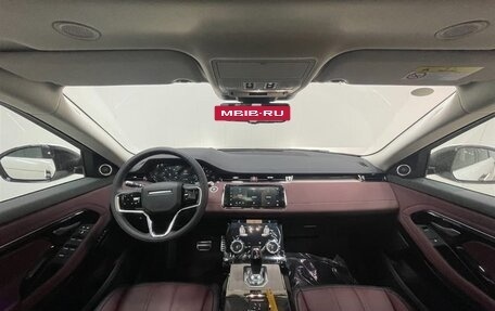 Land Rover Range Rover Evoque II, 2022 год, 2 850 000 рублей, 7 фотография