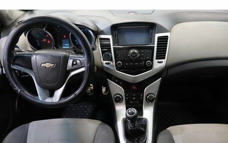 Chevrolet Cruze II, 2009 год, 445 000 рублей, 9 фотография