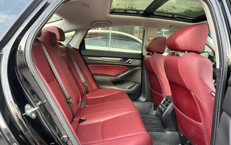 Honda Accord IX рестайлинг, 2022 год, 1 800 000 рублей, 14 фотография