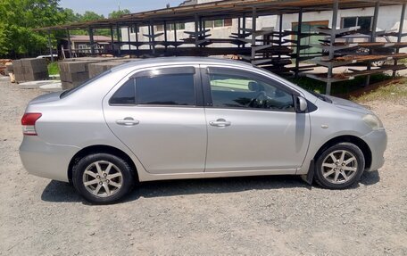 Toyota Belta, 2005 год, 430 000 рублей, 2 фотография