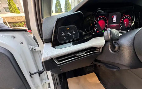 Volkswagen Golf VIII, 2022 год, 1 550 027 рублей, 11 фотография