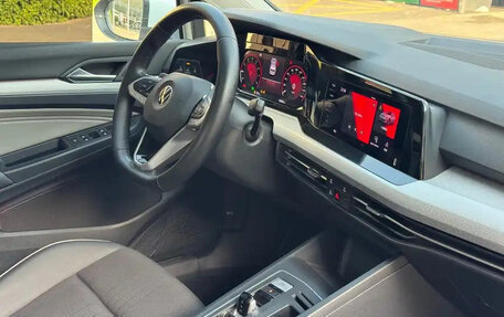 Volkswagen Golf VIII, 2022 год, 1 550 027 рублей, 13 фотография