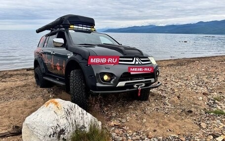 Mitsubishi Pajero Sport II рестайлинг, 2013 год, 3 000 000 рублей, 2 фотография