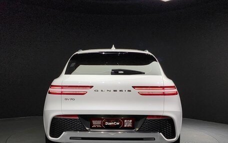 Genesis GV70, 2021 год, 3 000 000 рублей, 3 фотография