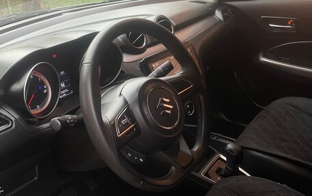 Suzuki Swift V, 2022 год, 1 600 000 рублей, 4 фотография
