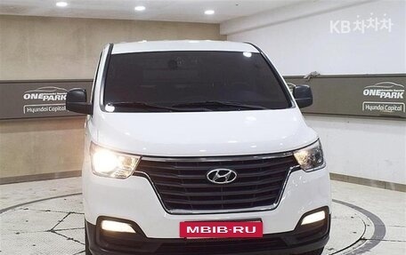 Hyundai Grand Starex Grand Starex I рестайлинг 2, 2021 год, 1 940 010 рублей, 2 фотография