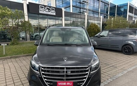 Mercedes-Benz V-Класс, 2025 год, 14 200 000 рублей, 9 фотография