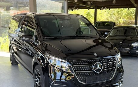 Mercedes-Benz V-Класс, 2025 год, 16 200 000 рублей, 3 фотография