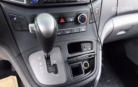 Hyundai Grand Starex Grand Starex I рестайлинг 2, 2021 год, 1 940 010 рублей, 10 фотография