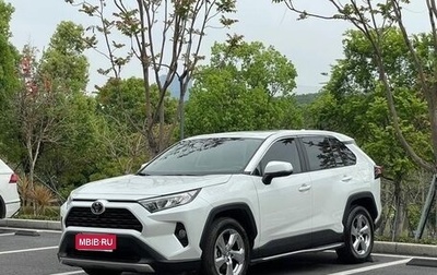 Toyota RAV4, 2022 год, 2 330 100 рублей, 1 фотография