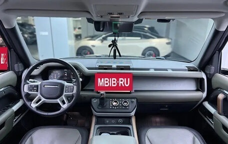 Land Rover Defender II, 2022 год, 8 221 755 рублей, 9 фотография