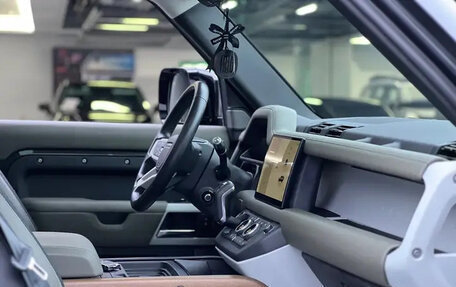 Land Rover Defender II, 2022 год, 8 221 755 рублей, 16 фотография