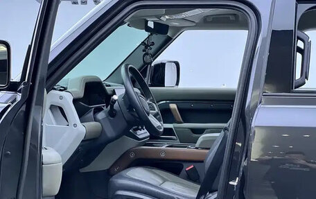 Land Rover Defender II, 2022 год, 8 221 755 рублей, 14 фотография
