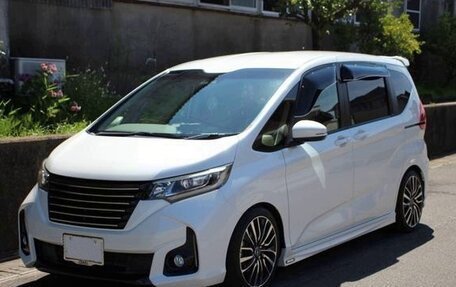 Honda Freed II, 2019 год, 1 094 000 рублей, 2 фотография