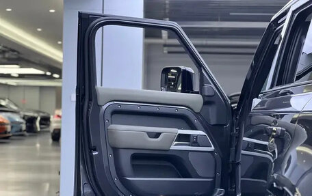 Land Rover Defender II, 2022 год, 8 221 755 рублей, 21 фотография
