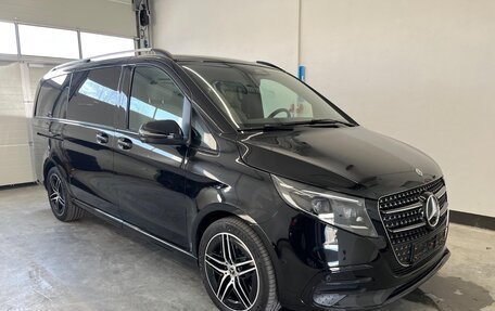 Mercedes-Benz V-Класс, 2025 год, 17 500 000 рублей, 4 фотография